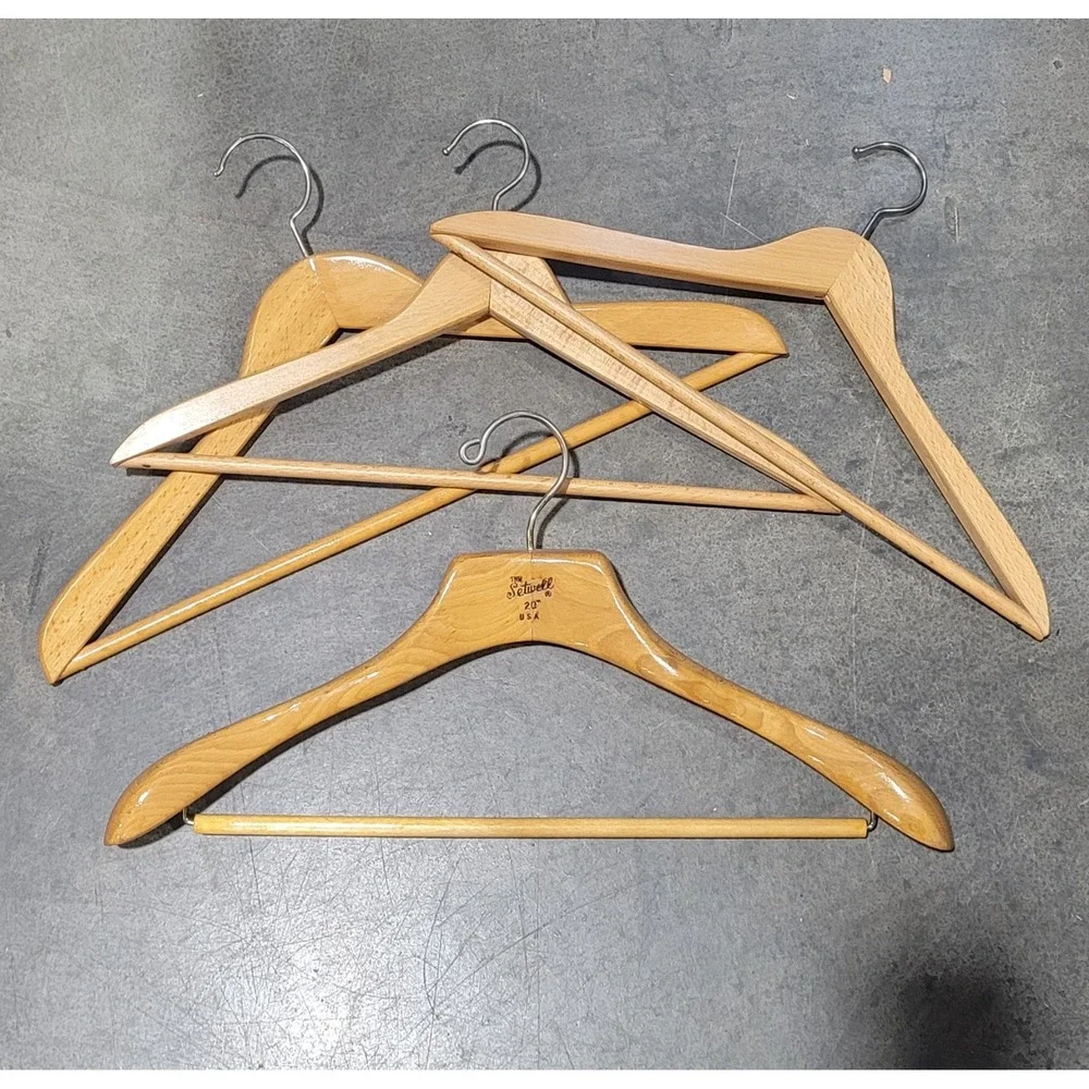 Vintage Setwell Hanger 18